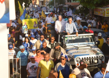 Multitudinaria marcha de Manuel Jiménez en Santo Domingo Este
