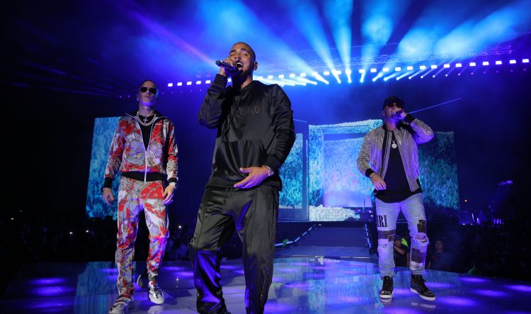 Ozuna reboza Estadio Olímpico en el inicio de su gira Nibiru“