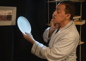 “César, tenemos que hablar”, para festejar 45 años de Basilio Nova en el Teatro