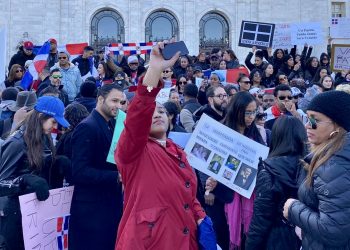 Dominicanos en Washington marchan por situación electoral en RD