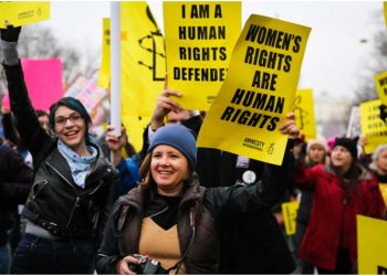 Activismo juvenil lidera una guerra contra el viejo orden mundial