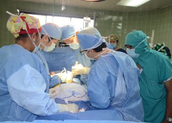 El Hospital Salvador B. Gautier realiza jornada de cirugías de columna