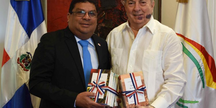 Ministros exploran estrechar lazos culturales entre Dominicana y Panamá