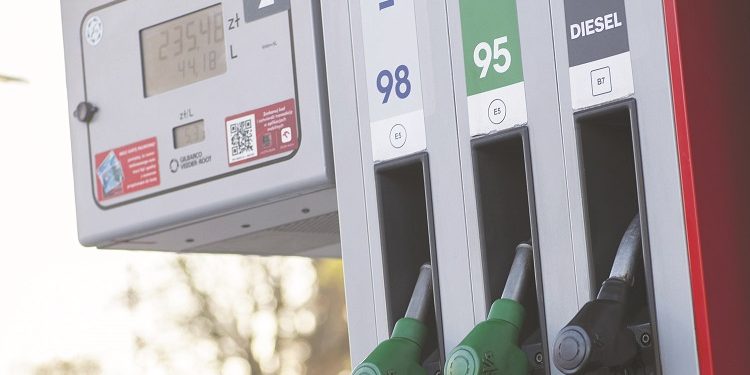 El MICM decreta stop a estaciones ilegales de expendio de combustibles