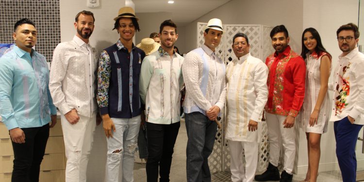 El Faraón se luce en Miami con sus nuevos diseños de chacabanas para el trópico