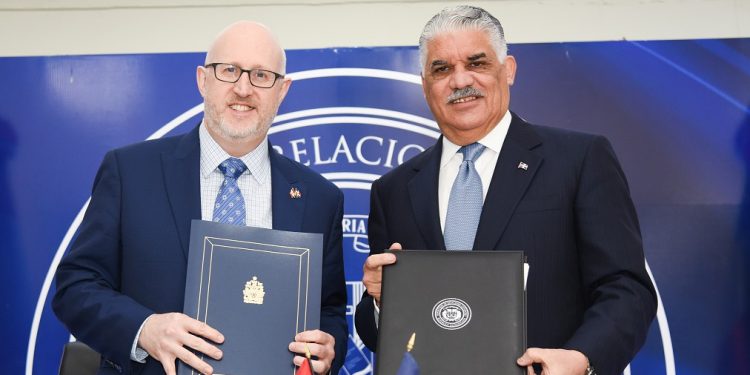 RD y Canadá susbcriben acuerdo sobre comercio e inversión