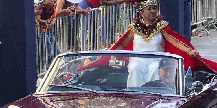 Milly Quezada primera mujer coronada reina del “Carnaval de Punta Cana”