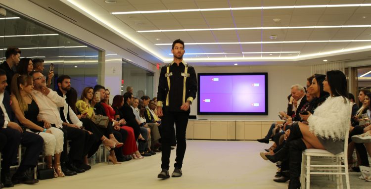 El Faraón se luce en Miami con sus nuevos diseños de chacabanas para el trópico