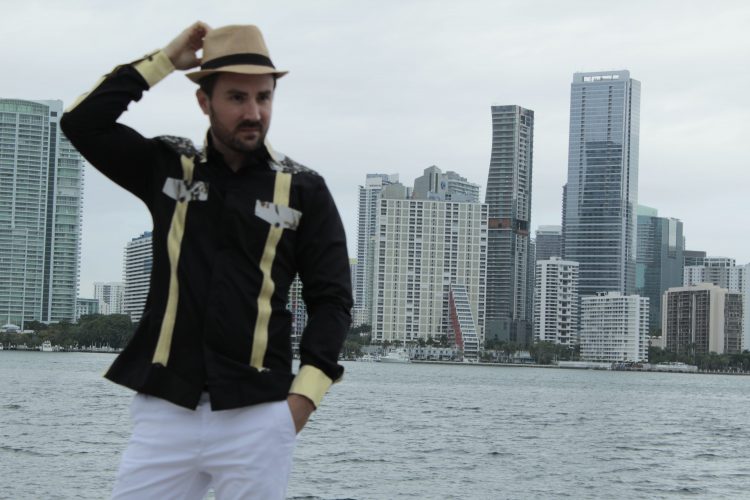 El Faraón se luce en Miami con sus nuevos diseños de chacabanas para el trópico