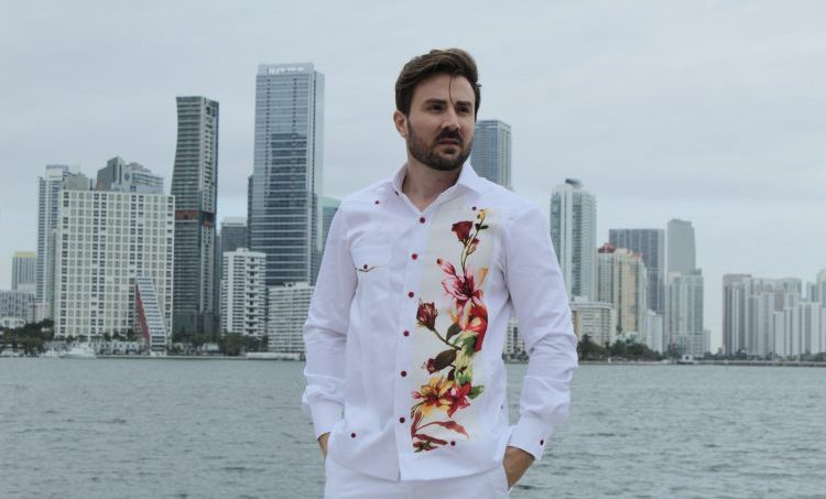 El Faraón se luce en Miami con sus nuevos diseños de chacabanas para el trópico