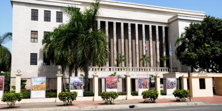 MINERD sale al frente a llamado en redes sociales para dañar escuelas