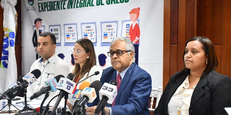 Análisis a 17 viajeros procedentes de China dieron negativo al coronavirus