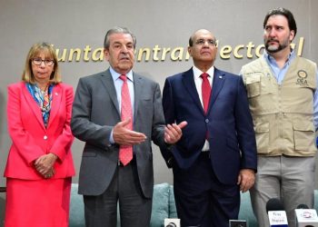 Eduardo Frei llega a RD para lidera misión de la OEA observará elecciones municipales