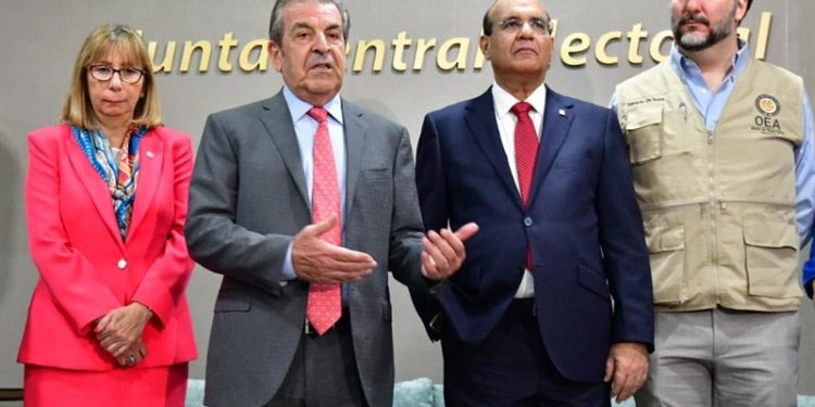 Eduardo Frei llega a RD para lidera misión de la OEA observará elecciones municipales