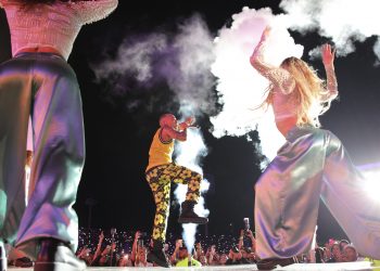 Ozuna reboza Estadio Olímpico en el inicio de su gira Nibiru“