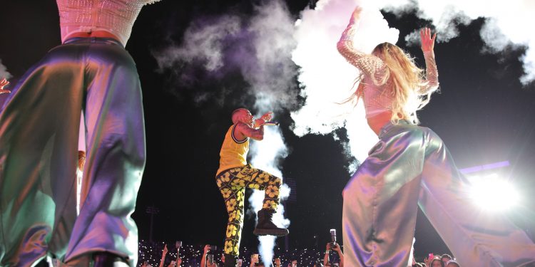 Ozuna reboza Estadio Olímpico en el inicio de su gira Nibiru“