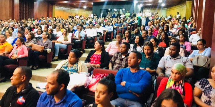 Comienza capacitación de más de cinco mil docentes de nuevo ingreso en su tercera etapa