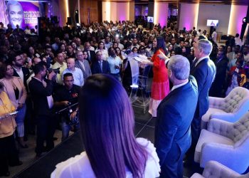 Gonzalo Castillo juramenta movimientos de apoyo