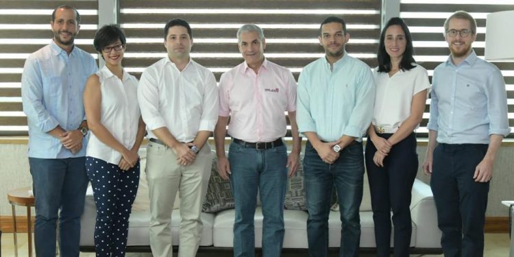 Gonzalo Castillo se confiesa con miembros de la ANJE