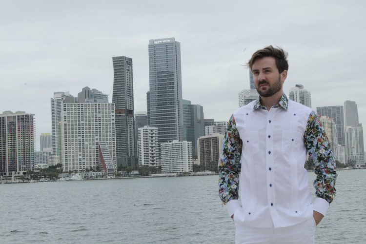 El Faraón se luce en Miami con sus nuevos diseños de chacabanas para el trópico