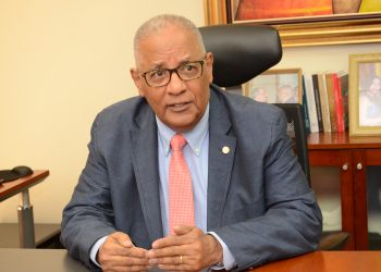 CNSS valora análisis de propuesta para iniciar entrega medicamentos VHI/SIDA.