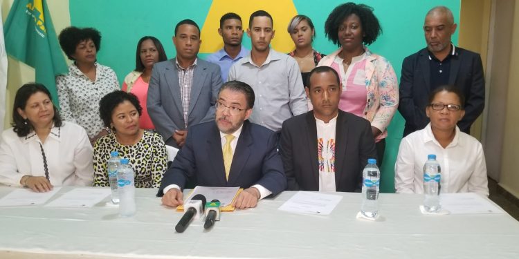 Alianza País ratifica que Wellington Martínez es candidato a alcalde en San Cristóbal