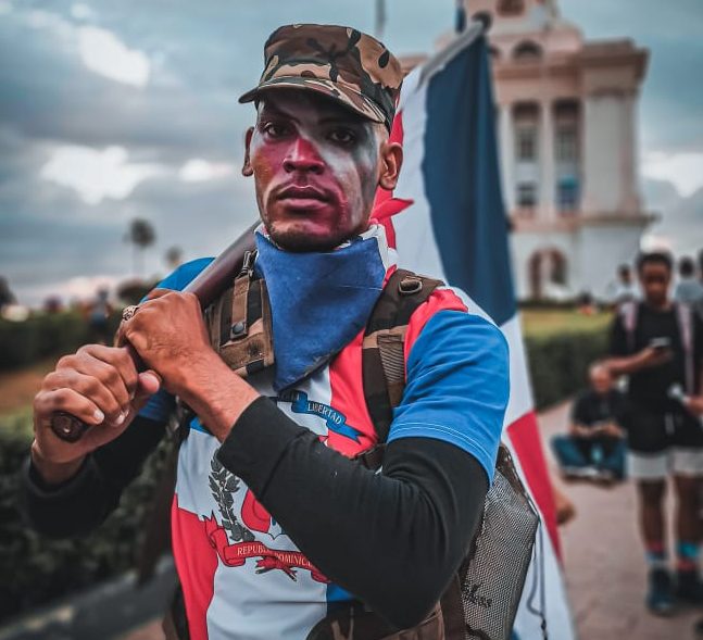 Santiago demanda respuestas ante crisis electoral con realización de concierto