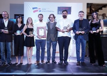 Emotivo I Premio de la Crítica es bautizado por lágrimas de Eva Arias