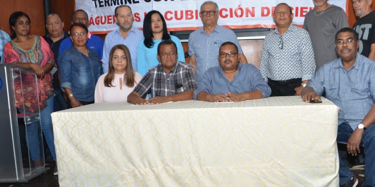 Contratistas de Edificaciones Escolares reclaman pago a multimillonaria deuda