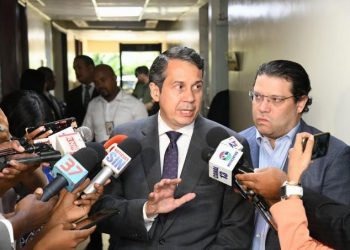 Partidos de oposición se amotinan contra la JCE