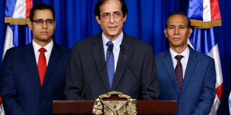 Los cambios que trae la seguridad social; Danilo promulga reforma a la Ley