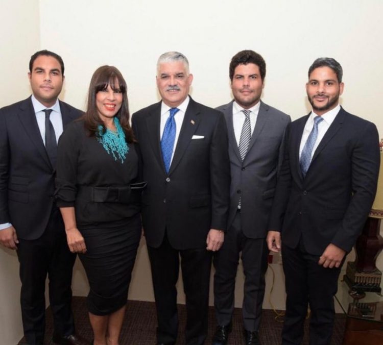 Canciller Miguel Vargas informa un hijo suyo dio positivo al coronavirus