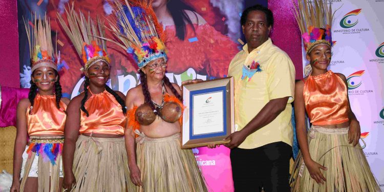 Entregan Premio Felipe Abreu a cuatro destacados gestores del carnaval dominicano