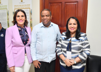 Inscriben candidatura de Michelle Ortiz como diputada