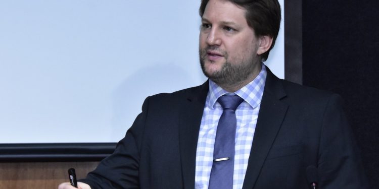 Politólogo EE.UU. exhorta ONG y sociedad civil a proteger la integridad electoral este domingo