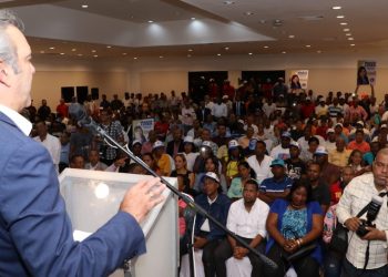 Abinader juramenta en el PRM a la dirección del PRD en Santo Domingo Oeste