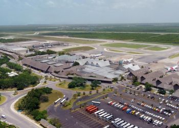 Miles de turistas salen de Punta Cana hacia sus respectivos países