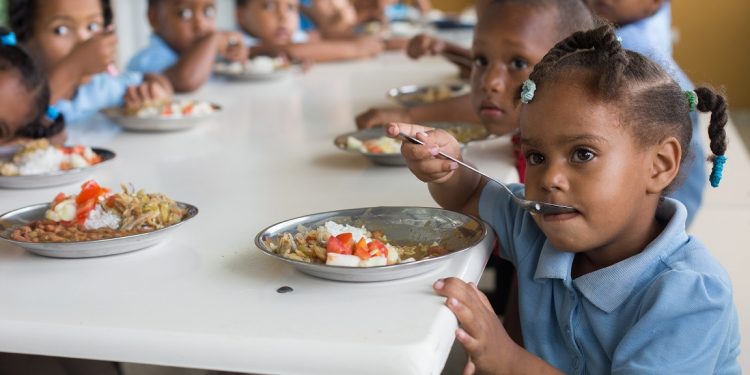 ONU respalda Gobierno suministre alimentos a estudiantes