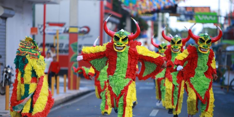 Provincia Hermanas Mirabal trae espectáculo de sus comparsas al Desfile del Carnaval 2020