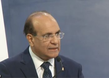 Al cerrar las votaciones, Castaños Guzmán proclama: ¡la democracia dominicana ha sido salvada!