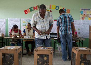 Las votaciones arrancaron temprano en todo el país