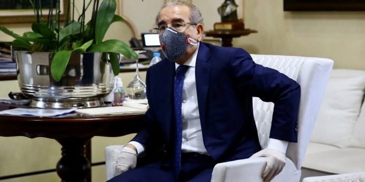 Permitirán circulación de personas y vehículos con mercancías y alimentos durante toque de queda