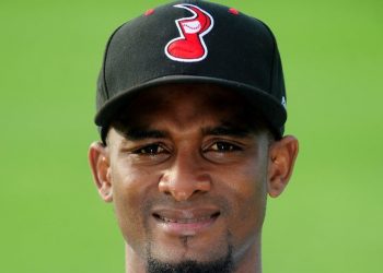 Ex pelotero de Grandes Ligas y otro hombre detenidos por porte ilegal de armas