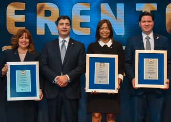 Banco Popular premia a sus gerentes más destacados