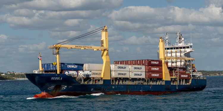 Línea naviera Crowley inicia nueva  ruta marítima “Super Feeder Service a través de DP World Caucedo