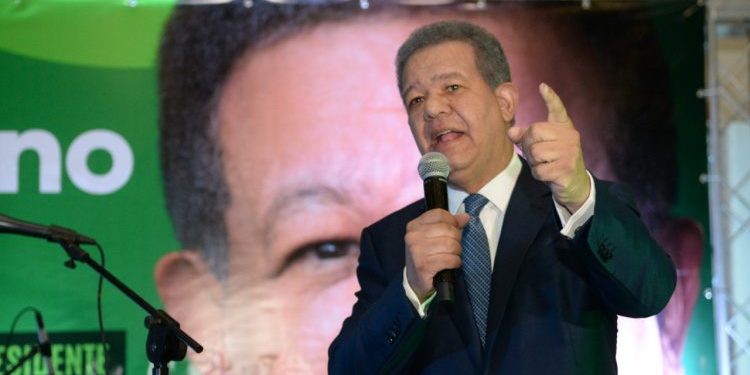 Leonel Fernández preocupado por retroceso democrático e institucional de RD