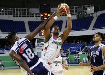 Luis Santos encesta 24 puntos y atrapa 17 rebotes en triunfo de Bameso