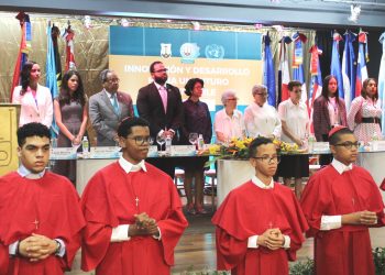 Exhortan a jóvenes estudiantes a cuidar el planeta