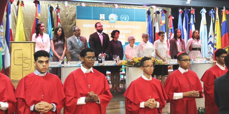 Exhortan a jóvenes estudiantes a cuidar el planeta