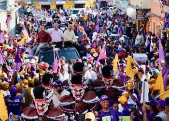 Gonzalo Castillo recorre Moca junto al candidato a alcalde Guarocuya Cabral